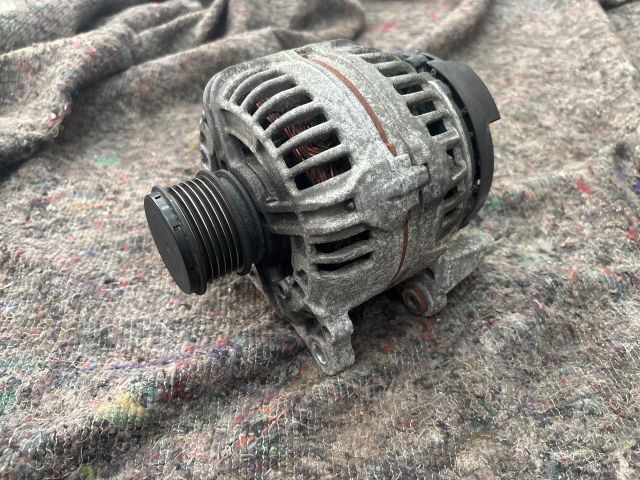 bontott VW GOLF V Generátor