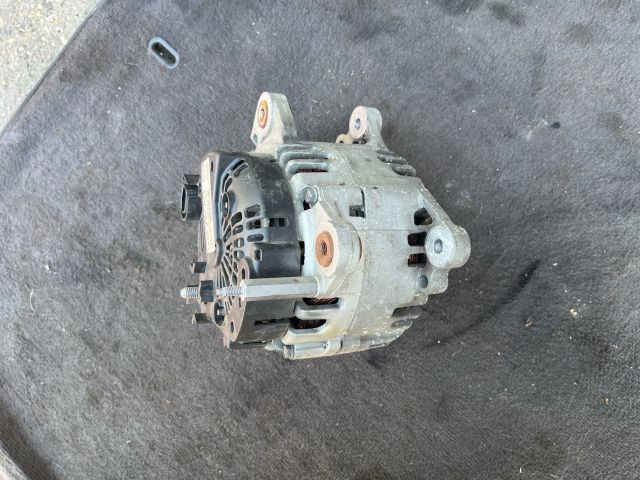 bontott VW GOLF V Generátor