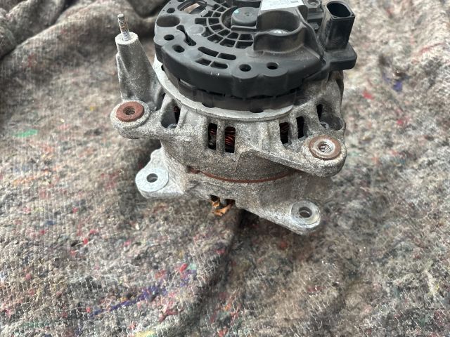 bontott VW GOLF V Generátor