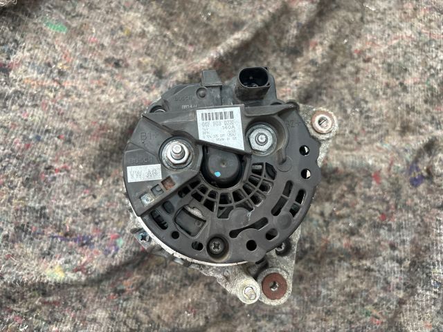 bontott VW GOLF V Generátor