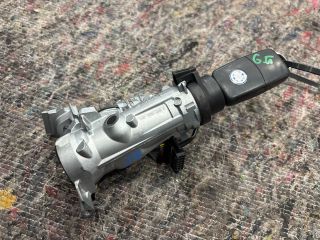 bontott VW GOLF V Gyújtáskapcsoló Házzal