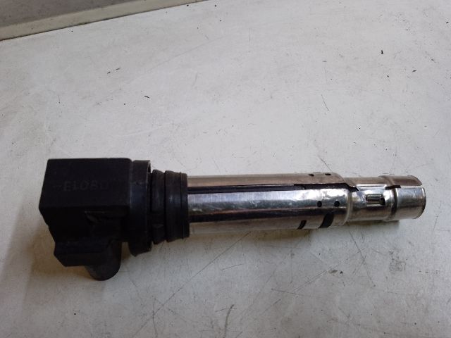 bontott VW GOLF V Gyújtótrafó