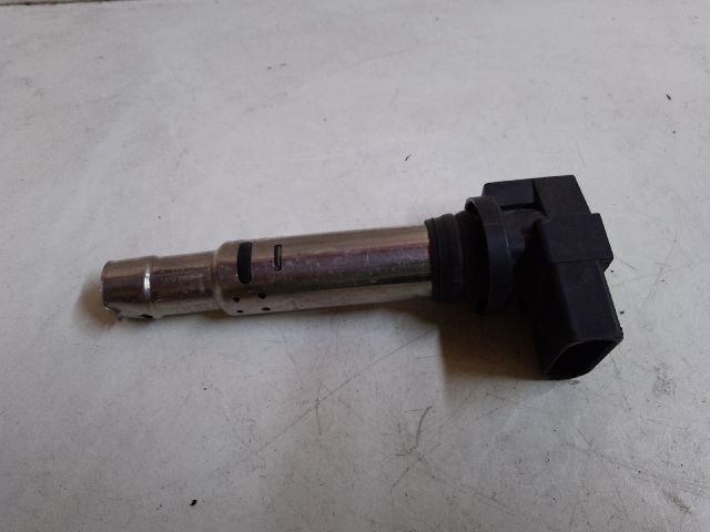 bontott VW GOLF V Gyújtótrafó