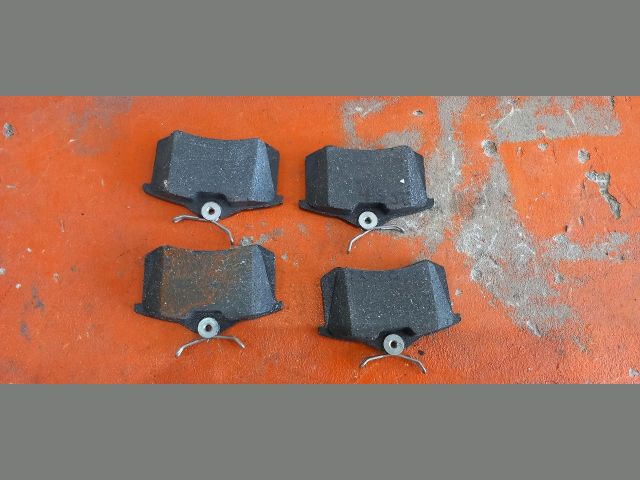 bontott VW GOLF V Hátsó Pár Fékbetét