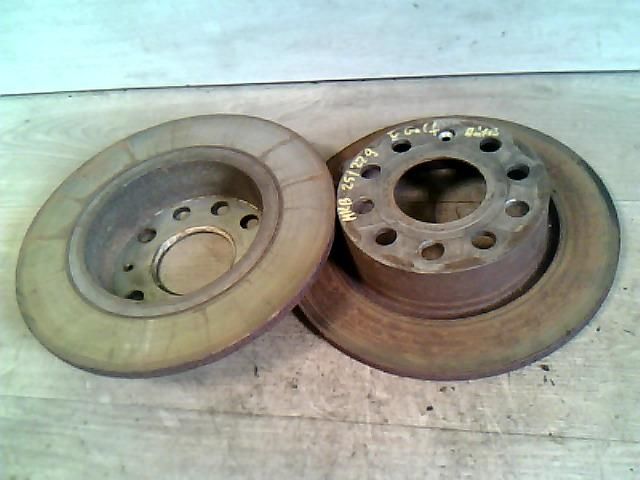 bontott VW GOLF V Hátsó Pár Féktárcsa