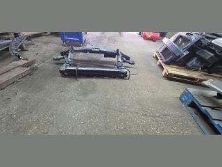 bontott VW GOLF V Homlokfal (Üres lemez)