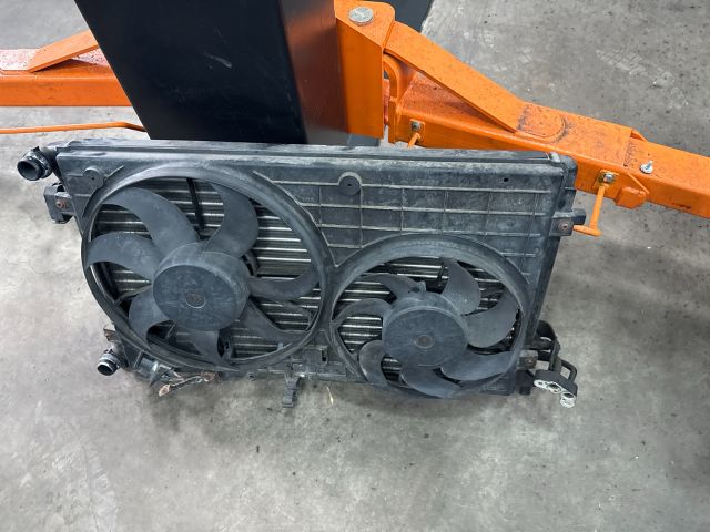 bontott VW GOLF V Hűtő Ventilátor(ok), Radiátor(ok) Szett