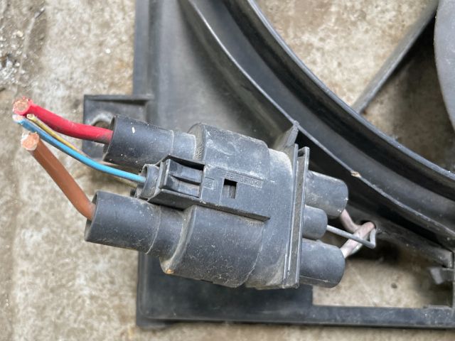 bontott VW GOLF V Hűtőventilátor