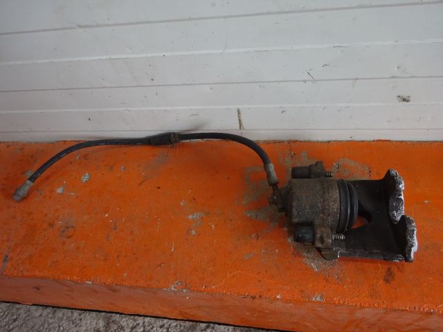 bontott VW GOLF V Jobb első Féknyereg Munkahengerrel