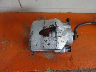 bontott VW GOLF V Jobb első Féknyereg Munkahengerrel