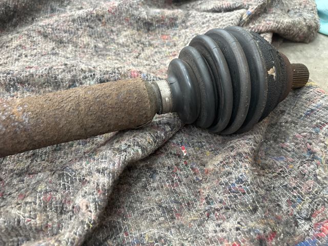 bontott VW GOLF V Jobb Féltengely