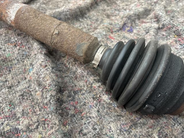 bontott VW GOLF V Jobb Féltengely