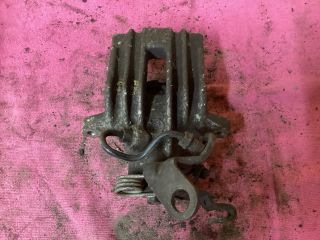 bontott VW GOLF V Jobb hátsó Féknyereg Munkahengerrel