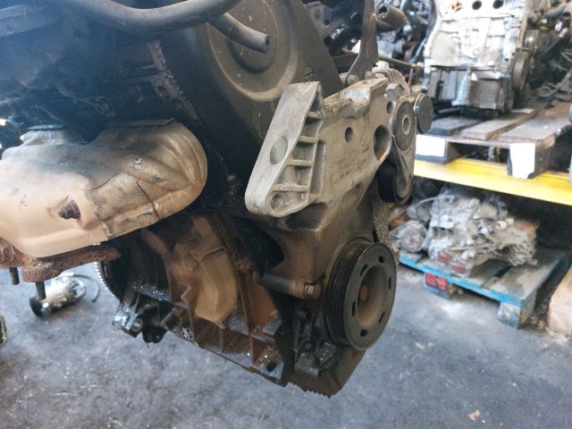 bontott VW GOLF V Komplett Motor (Segédberendezésekkel)