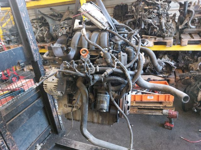 bontott VW GOLF V Komplett Motor (Segédberendezésekkel)