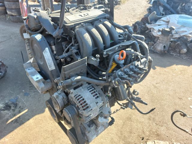 bontott VW GOLF V Komplett Motor (Segédberendezésekkel)