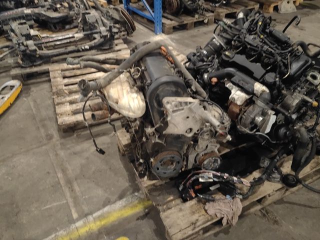 bontott VW GOLF V Komplett Motor (Segédberendezésekkel)