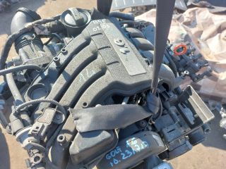 bontott VW GOLF V Komplett Motor (Segédberendezésekkel)