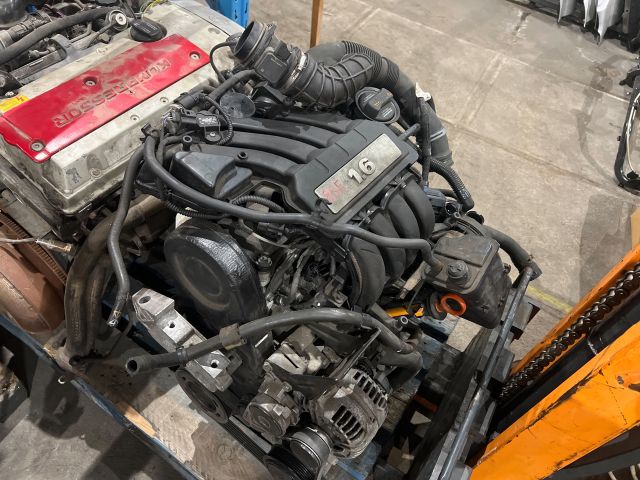 bontott VW GOLF V Komplett Motor (Segédberendezésekkel)