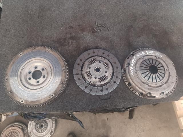 bontott VW GOLF V Kuplung Szett (Szerkezet, Tárcsa)