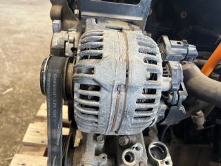 bontott VW GOLF V Motor (Fűzött blokk hengerfejjel)