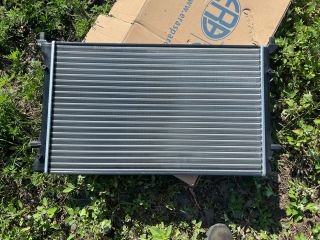 bontott VW GOLF V Motor (Fűzött blokk hengerfejjel)