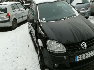 bontott VW GOLF V Motor Tartó Bak Jobb