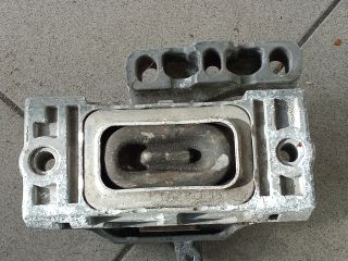 bontott VW GOLF V Motor Tartó Bak (Pozíciófüggetlen)