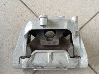 bontott VW GOLF V Motor Tartó Bak (Pozíciófüggetlen)