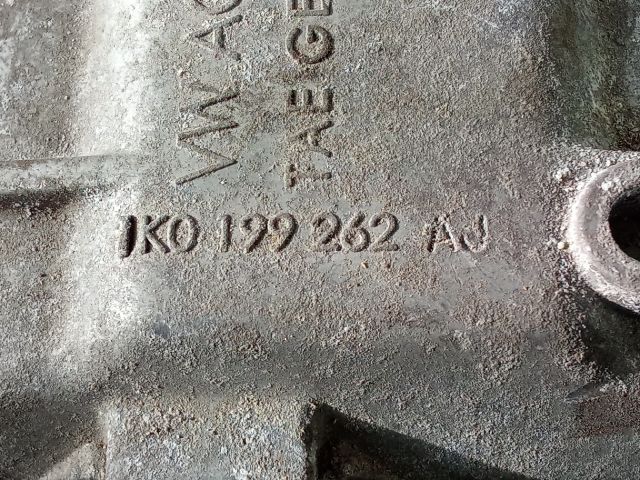 bontott VW GOLF V Motor Tartó Bak (Pozíciófüggetlen)