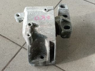 bontott VW GOLF V Motor Tartó Bak (Pozíciófüggetlen)