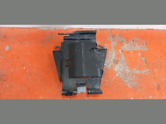 bontott VW GOLF V Motorvezérlő Tartó