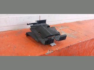 bontott VW GOLF V Motorvezérlő Tartó