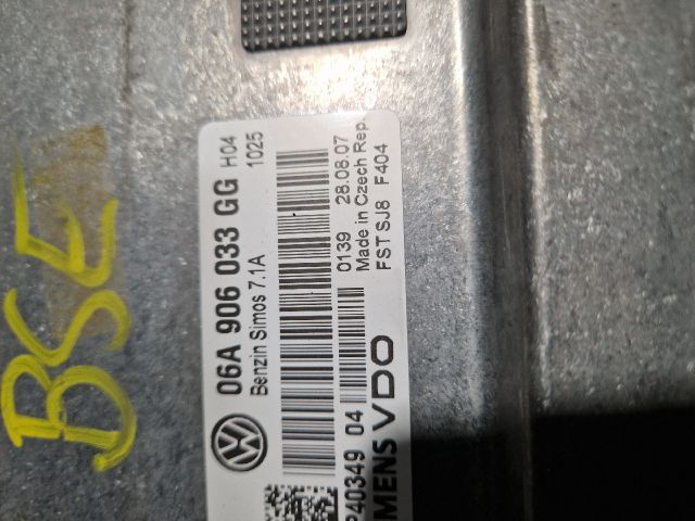 bontott VW GOLF V Motorvezérlő