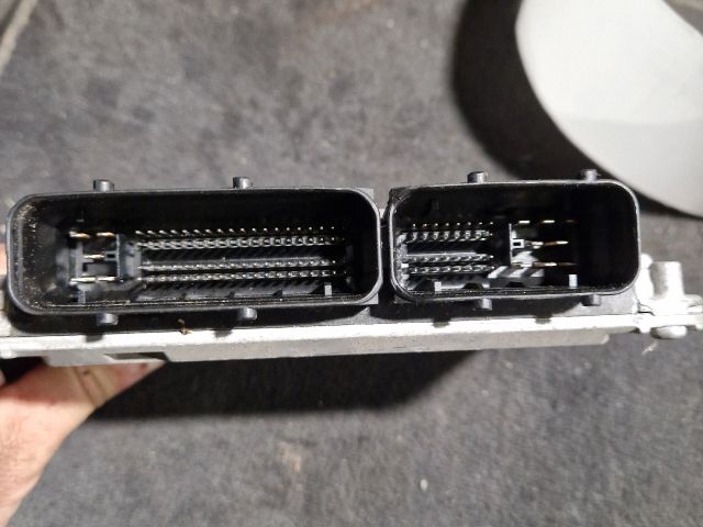 bontott VW GOLF V Motorvezérlő