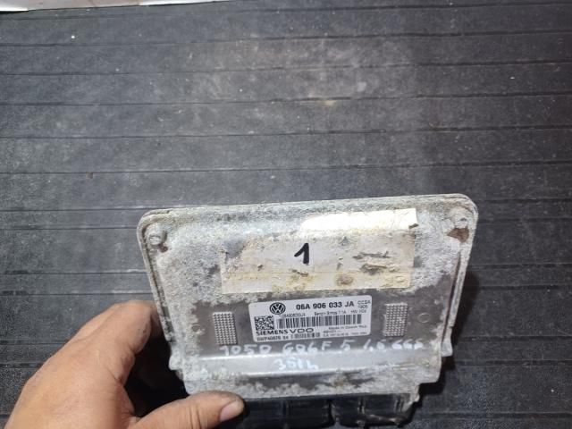 bontott VW GOLF V Motorvezérlő