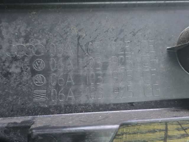 bontott VW GOLF V Felső Motorburkolat