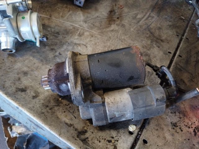 bontott VW GOLF V Önindító