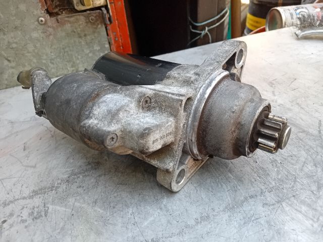 bontott VW GOLF V Önindító