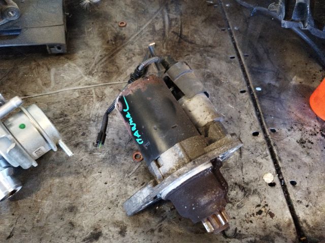 bontott VW GOLF V Önindító