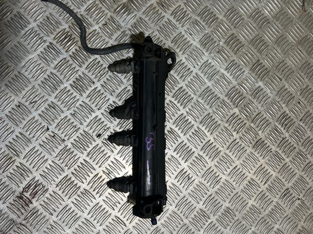 bontott VW GOLF V Porlasztó Sor / Híd