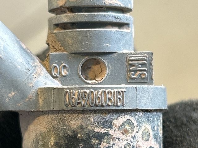 bontott VW GOLF V Porlasztó Sor / Híd