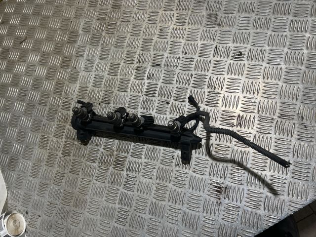 bontott VW GOLF V Porlasztó Sor / Híd