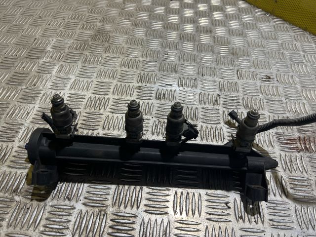 bontott VW GOLF V Porlasztó Sor / Híd