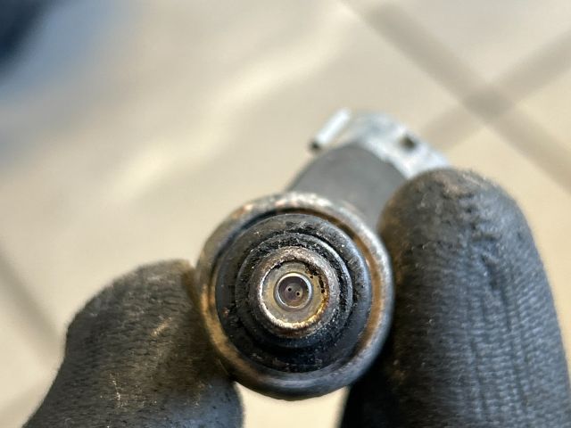 bontott VW GOLF V Porlasztó Sor / Híd