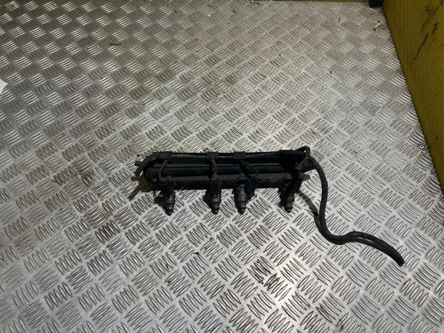 bontott VW GOLF V Porlasztó Sor / Híd