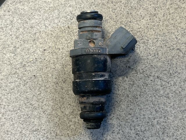 bontott VW GOLF V Porlasztó Sor / Híd