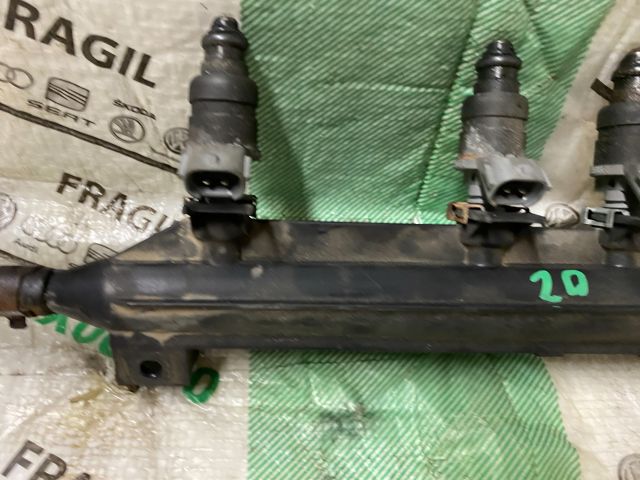 bontott VW GOLF V Porlasztó Sor / Híd