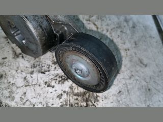 bontott VW GOLF V Szíjfeszítő Görgő