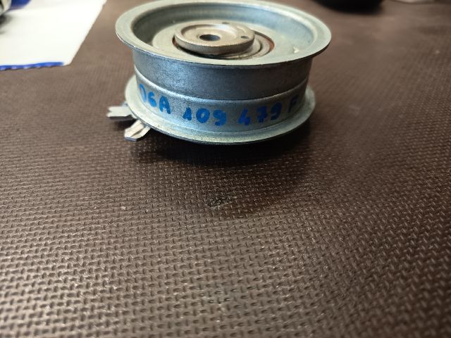 bontott VW GOLF V Szíjfeszítő Görgő